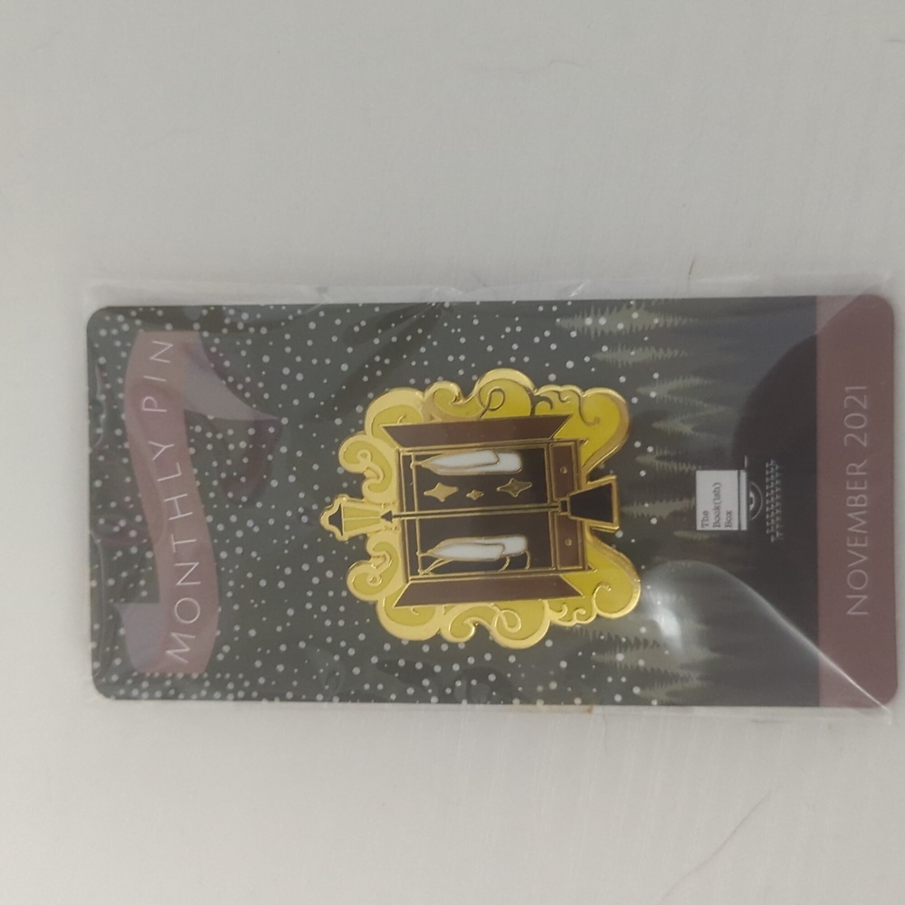 Bookish box November 2021 Monthly pin the night circus